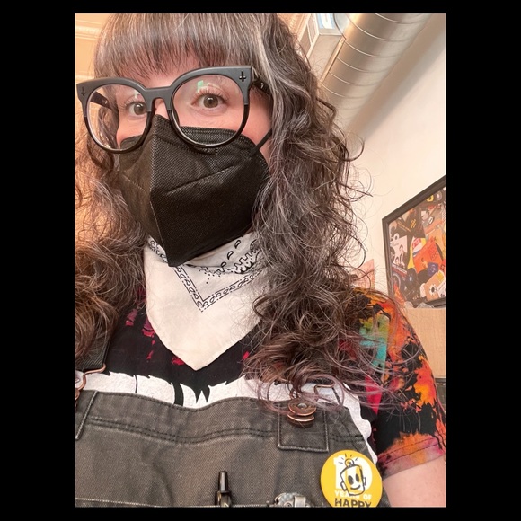 Meet your Posher, Beth - Picture 3 of 4